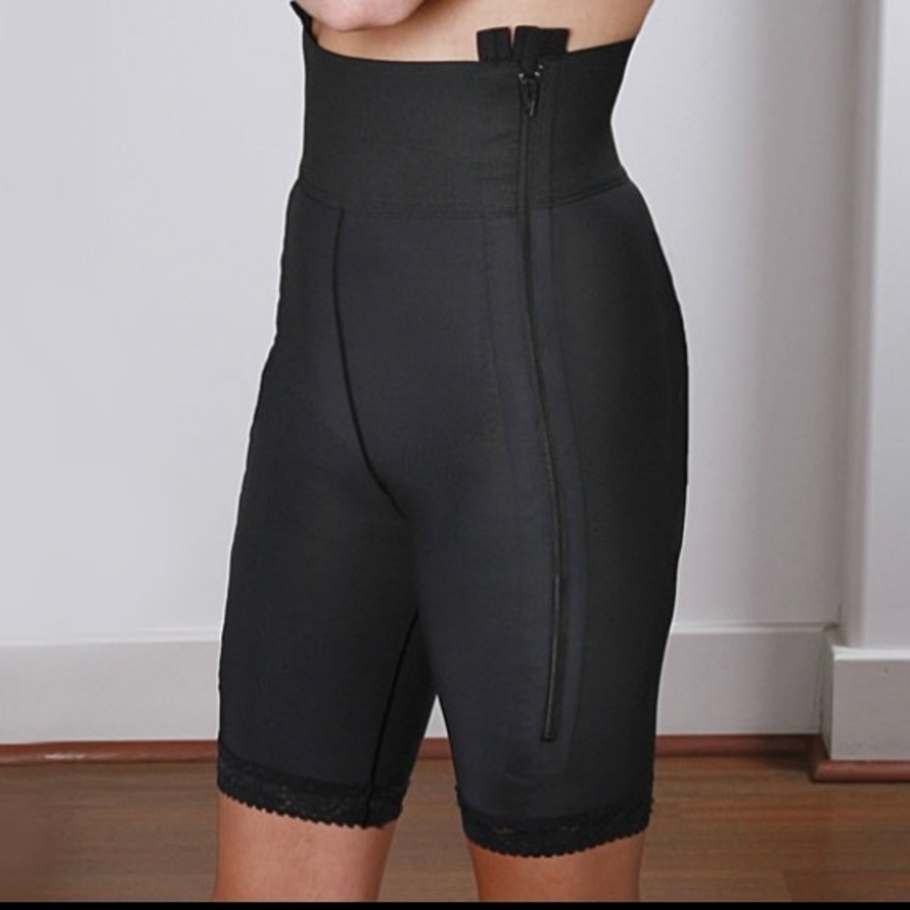 SC-210 Sculptures Above the Knee Girdle in Black size Medium.